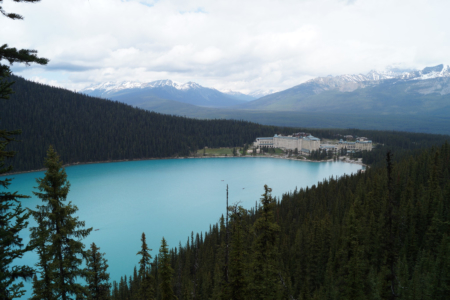 Lake Louise vom Fairview Lookout